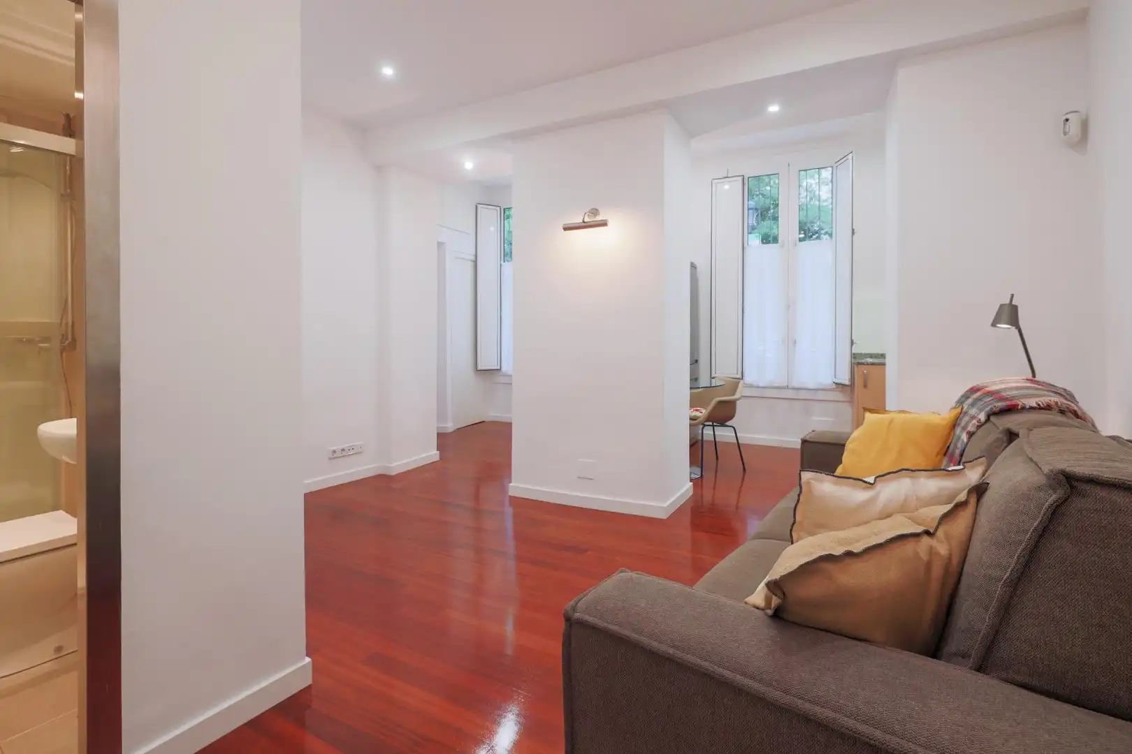 Living room of Ground floor for sale in Barcelona  with Air Conditioner, Heating and Parquet flooring