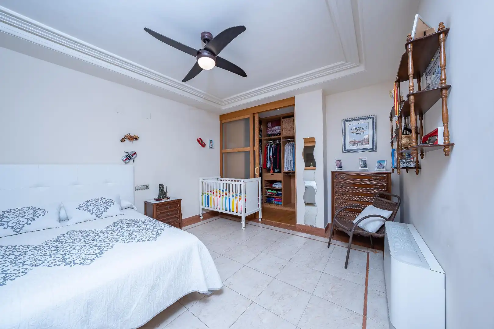 Schlafzimmer von Einfamilien-Reihenhaus zum Verkauf in Novelda mit Heizung, Terrasse und Balkon