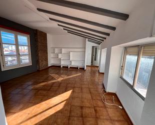 Attic to rent in Carrer de Guillem de Castro, El Pilar