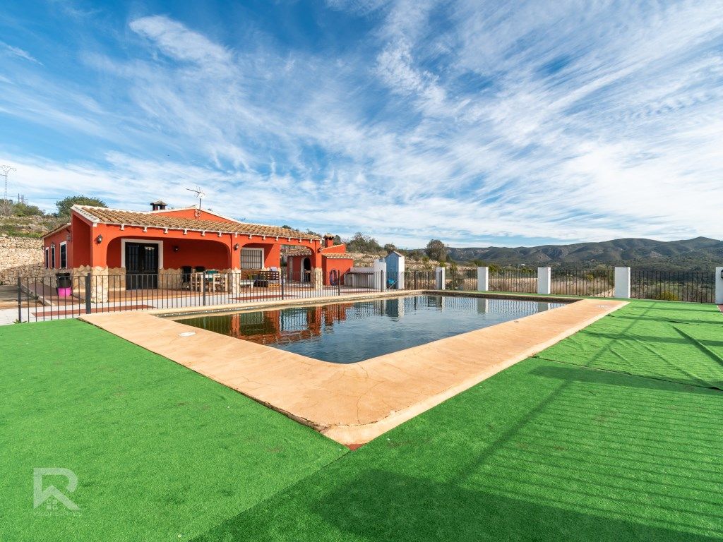 Piscina de Casa o xalet en venda en Llutxent