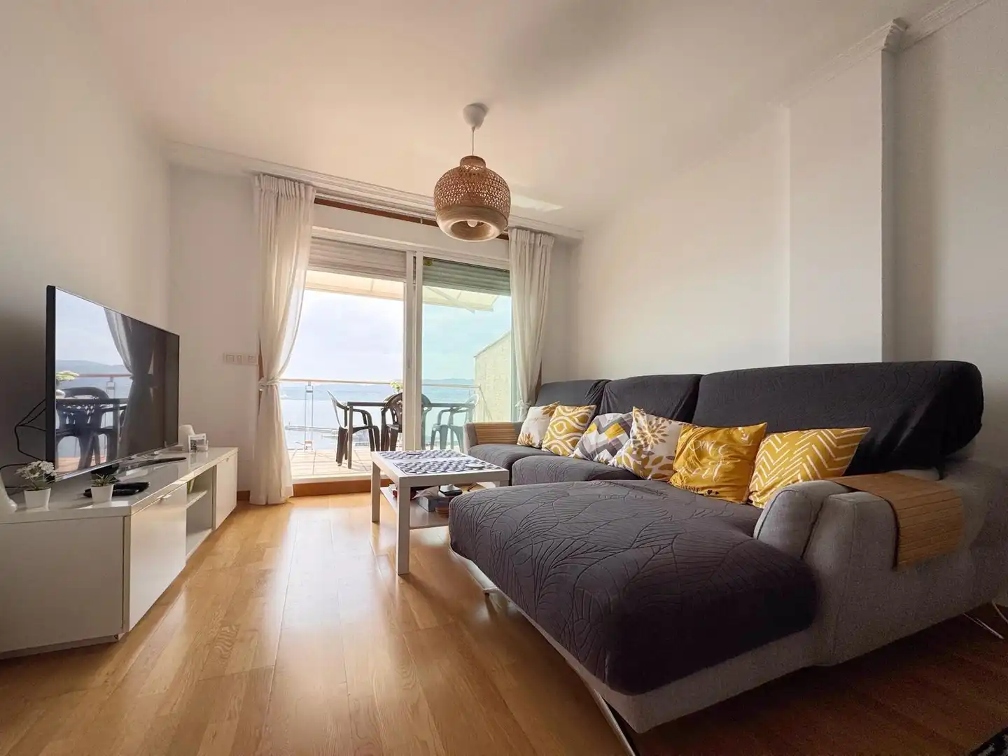 Sala de estar de Piso de alquiler en Poio con Calefacción, Terraza y Amueblado