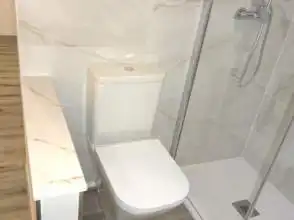 Bathroom of Flat for rent in Gijón   with Heating, Parquet flooring and Oven