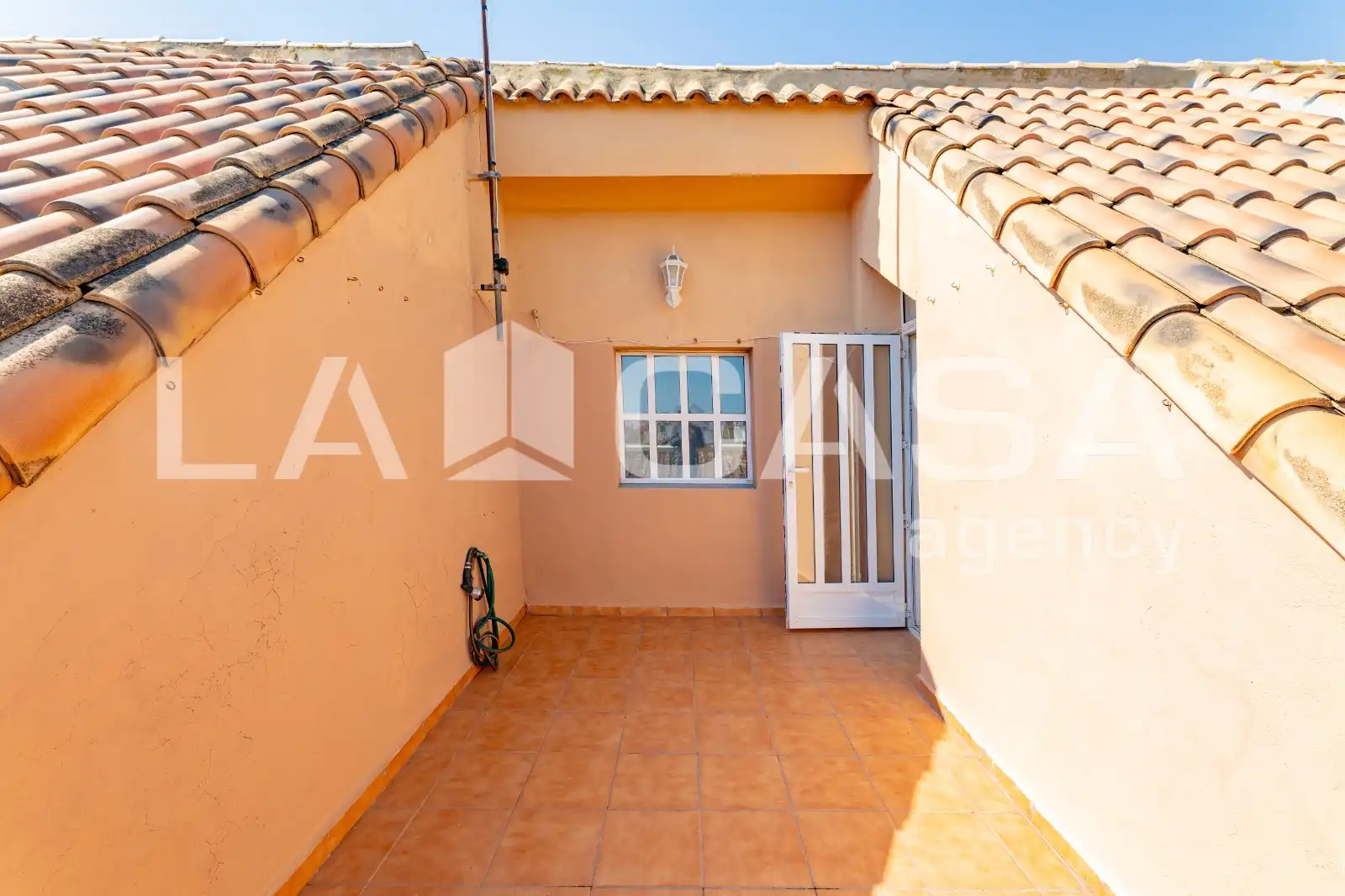 Terrassa de Casa adosada en venda en Sagunto / Sagunt amb Terrassa, Piscina i Balcó