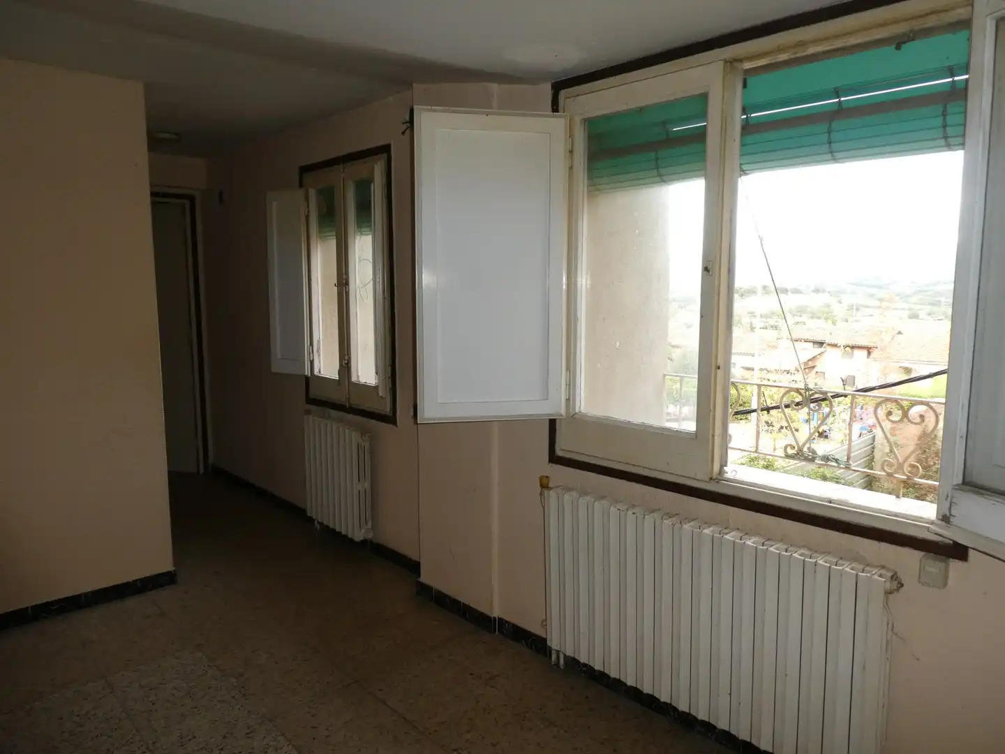 Habitación de Finca rústica en venta en Sant Hipòlit de Voltregà con Terraza y Balcón