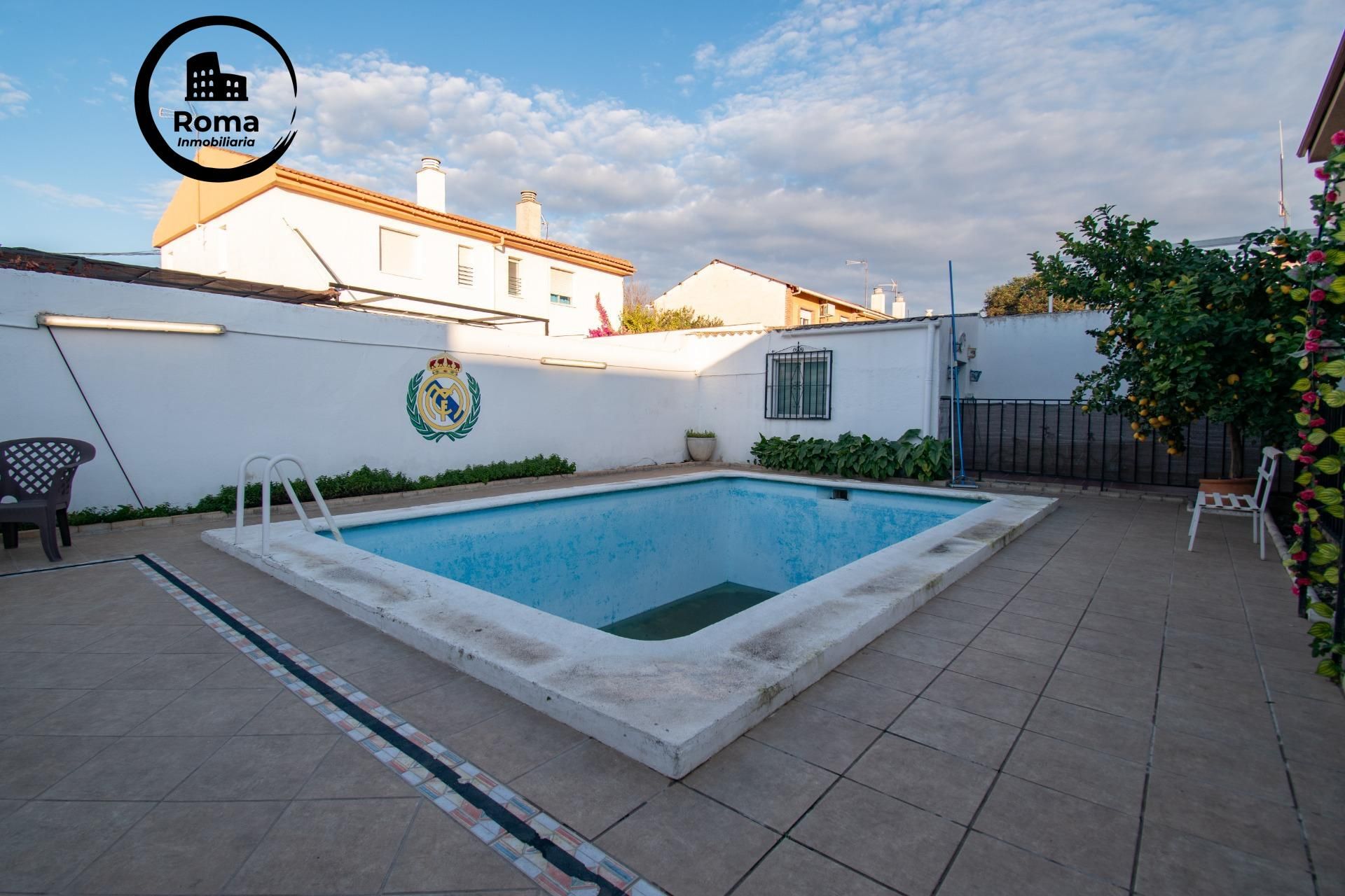 Piscina de Casa adosada en venda en Cijuela amb Piscina i Balcó