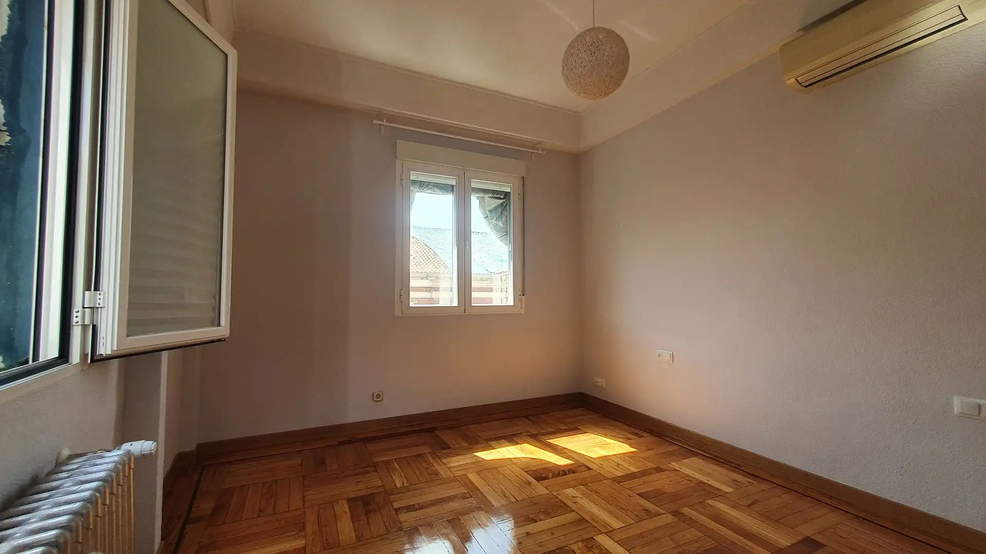 Flat for rent in Calle de San Bernardo, Universidad - Malasaña