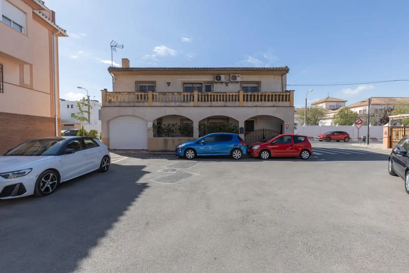 Exterior view of Houses for sale in Armilla  with Air Conditioner and Terrace
