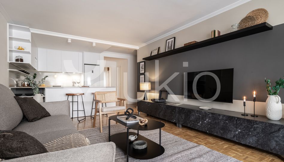 Apartamento de alquiler en Calle de Zurbano, Almagro - Imagen 3