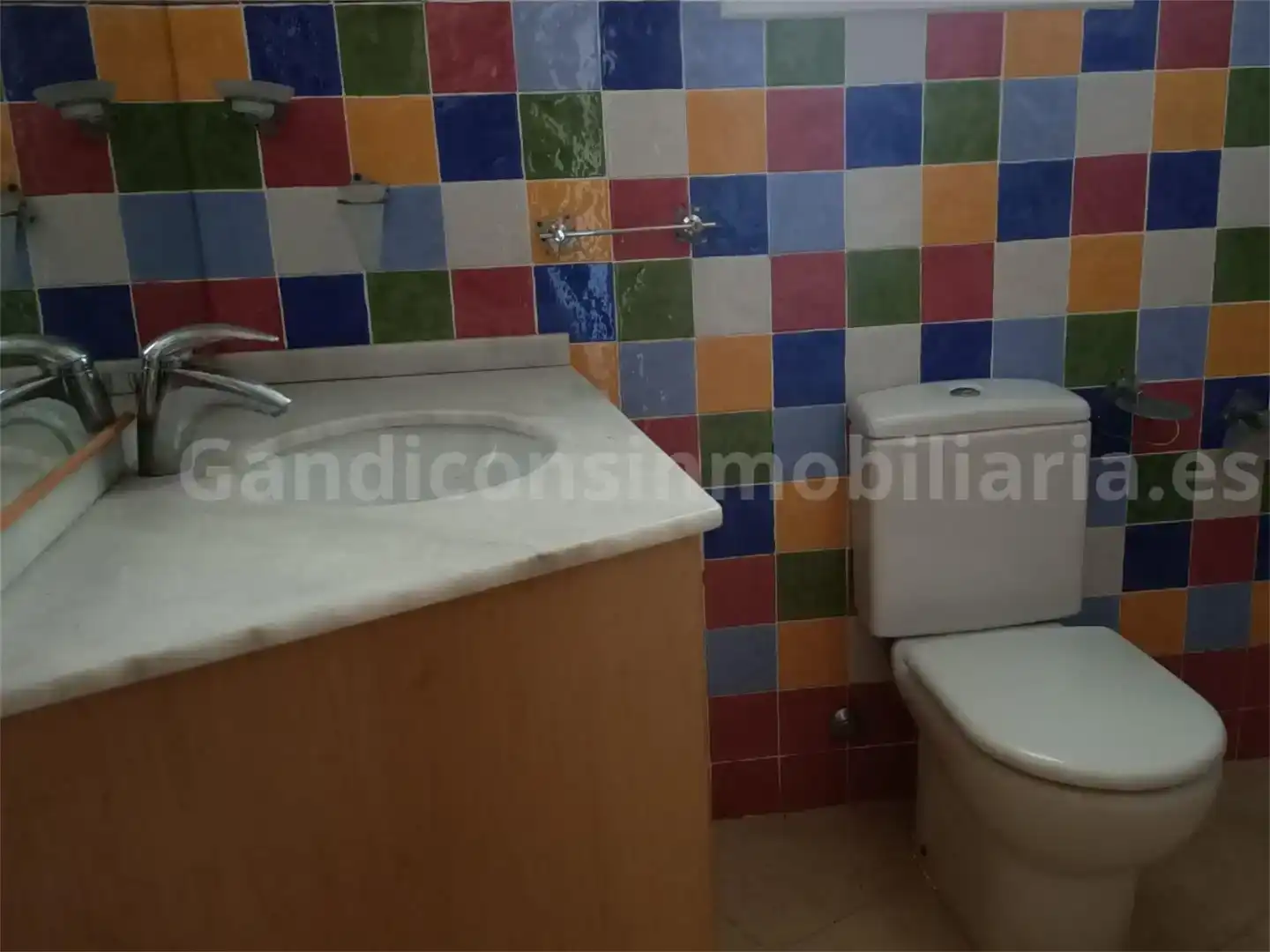 Bany de Pis en venda en Gandia amb Aire condicionat i Balcó
