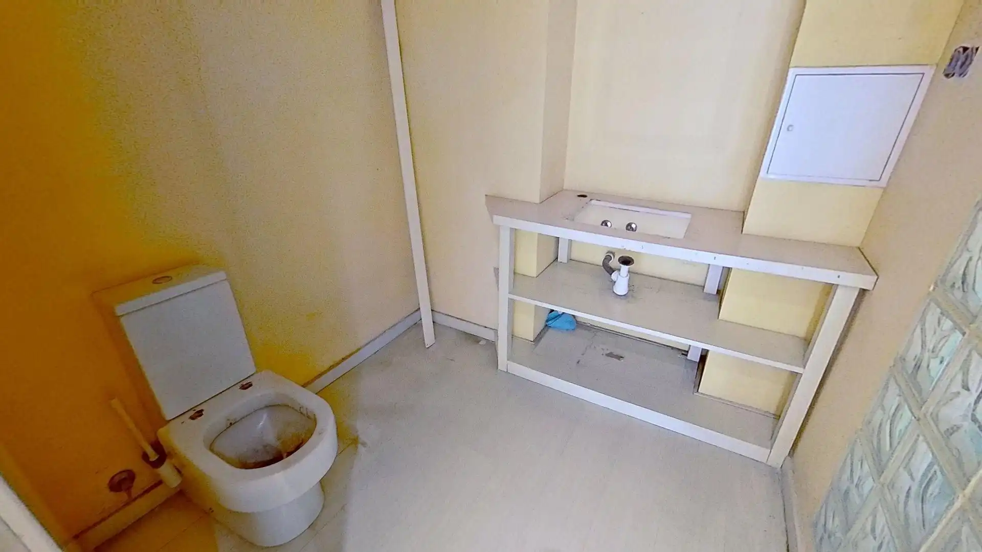 Badezimmer von Einfamilien-Reihenhaus zum Verkauf in El Prat de Llobregat mit Privatgarten und Terrasse
