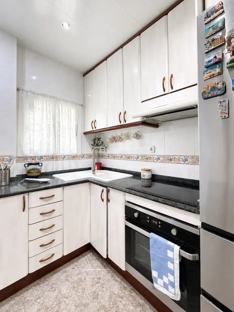 Cocina de Piso en venta en Badalona con Calefacción, Horno y Balcón