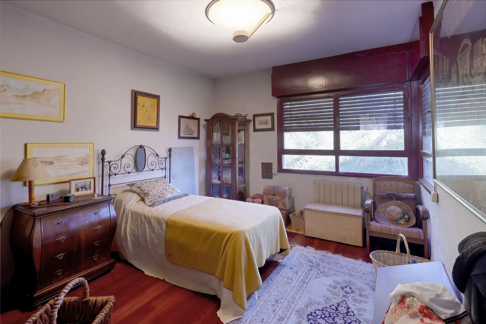 Dormitori de Casa o xalet en venda en Gijón  amb Calefacció, Jardí privat i Parquet