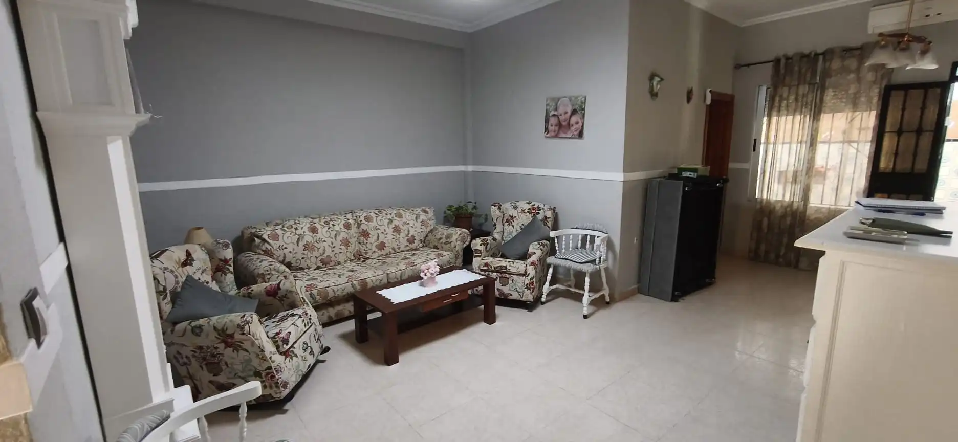Sala d'estar de Casa o xalet en venda en Sevilla amb Aire condicionat, Terrassa i Moblat