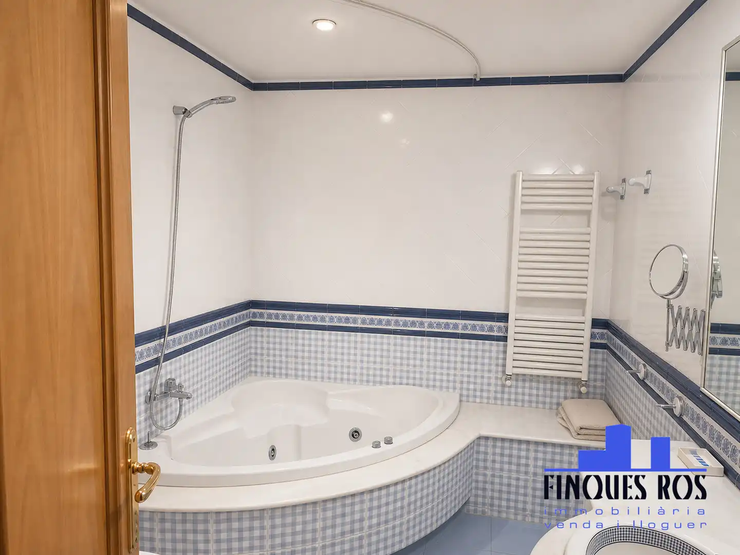 Badezimmer von Einfamilien-Reihenhaus zum Verkauf in Vinaròs mit Klimaanlage, Heizung und Terrasse
