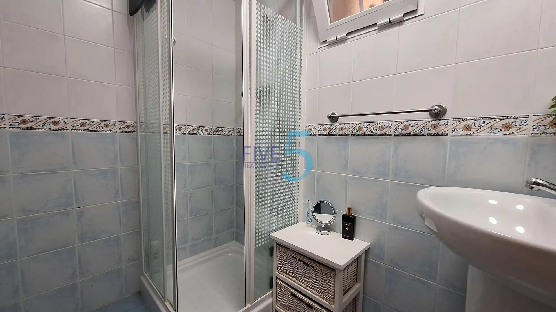 Badezimmer von Maisonette zum Verkauf in Santa Pola mit Terrasse, Abstellraum und Schwimmbad