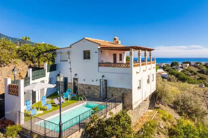 Vista exterior de Finca rústica en venda en Torrox amb Aire condicionat, Calefacció i Jardí privat