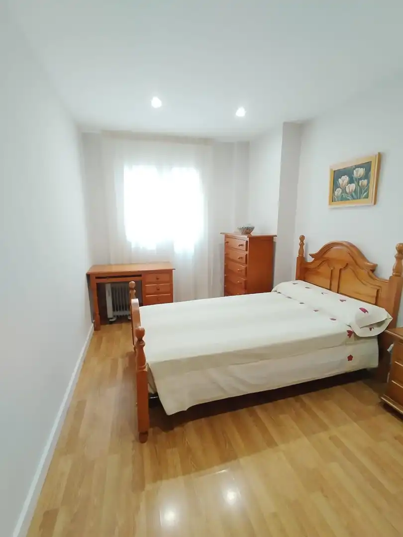 Bedroom of Flat for rent in Granada  with Air Conditioner, Heating and Furnished