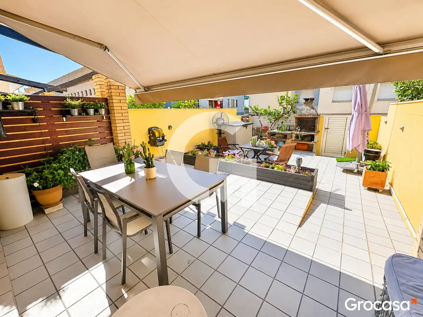 Terrassa de Casa adosada en venda en Cubelles amb Aire condicionat, Calefacció i Jardí privat