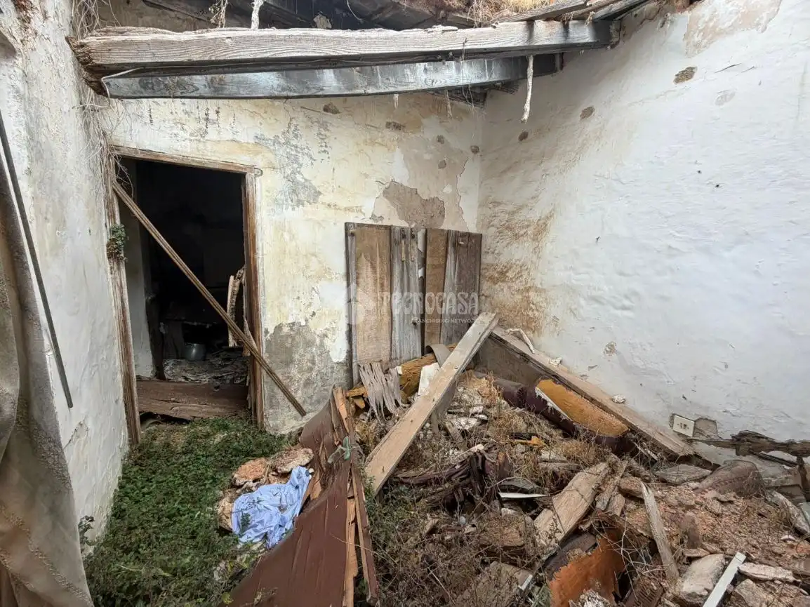 Casa aparellada en venda a Núcleo urbano, imagen 2