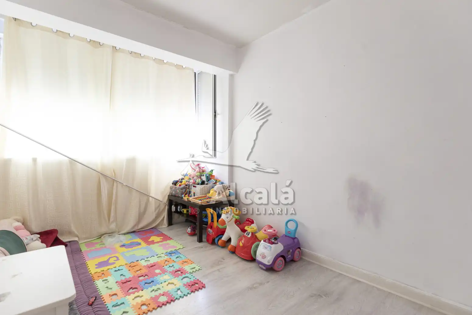 Habitación de Piso en venta en Madrid con Calefacción y Terraza