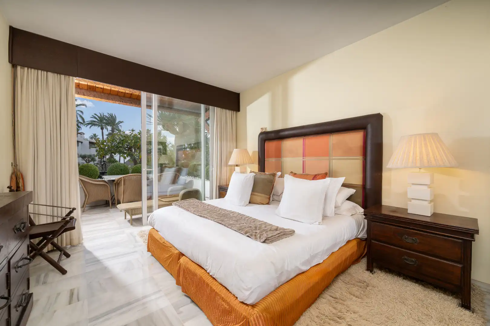 Bedroom of Ground floor for sale in Estepona  with Air Conditioner, Terrace and Swimming Pool