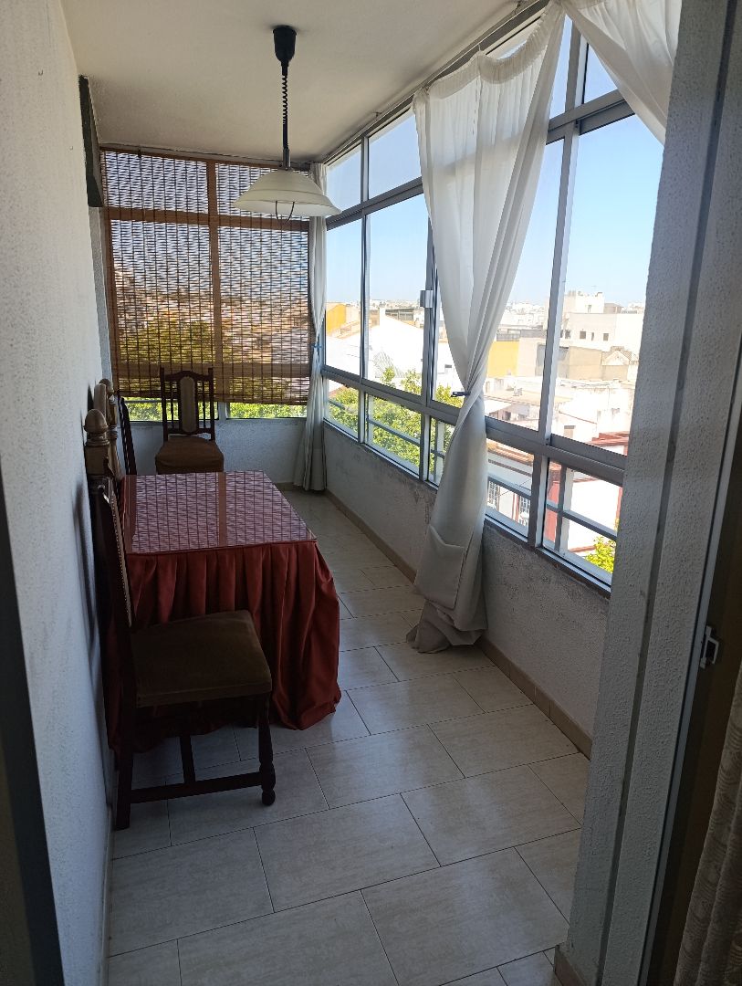 Dormitori de Pis en venda en Jerez de la Frontera amb Terrassa i Moblat