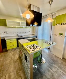 Cuina de Casa o xalet en venda en Onzonilla amb Calefacció, Parquet i Terrassa