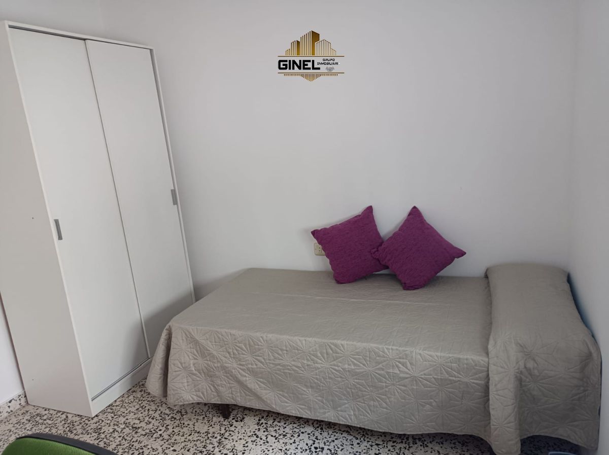 Bedroom of Flat to rent in  Jaén Capital  with Air Conditioner, Heating and Balcony