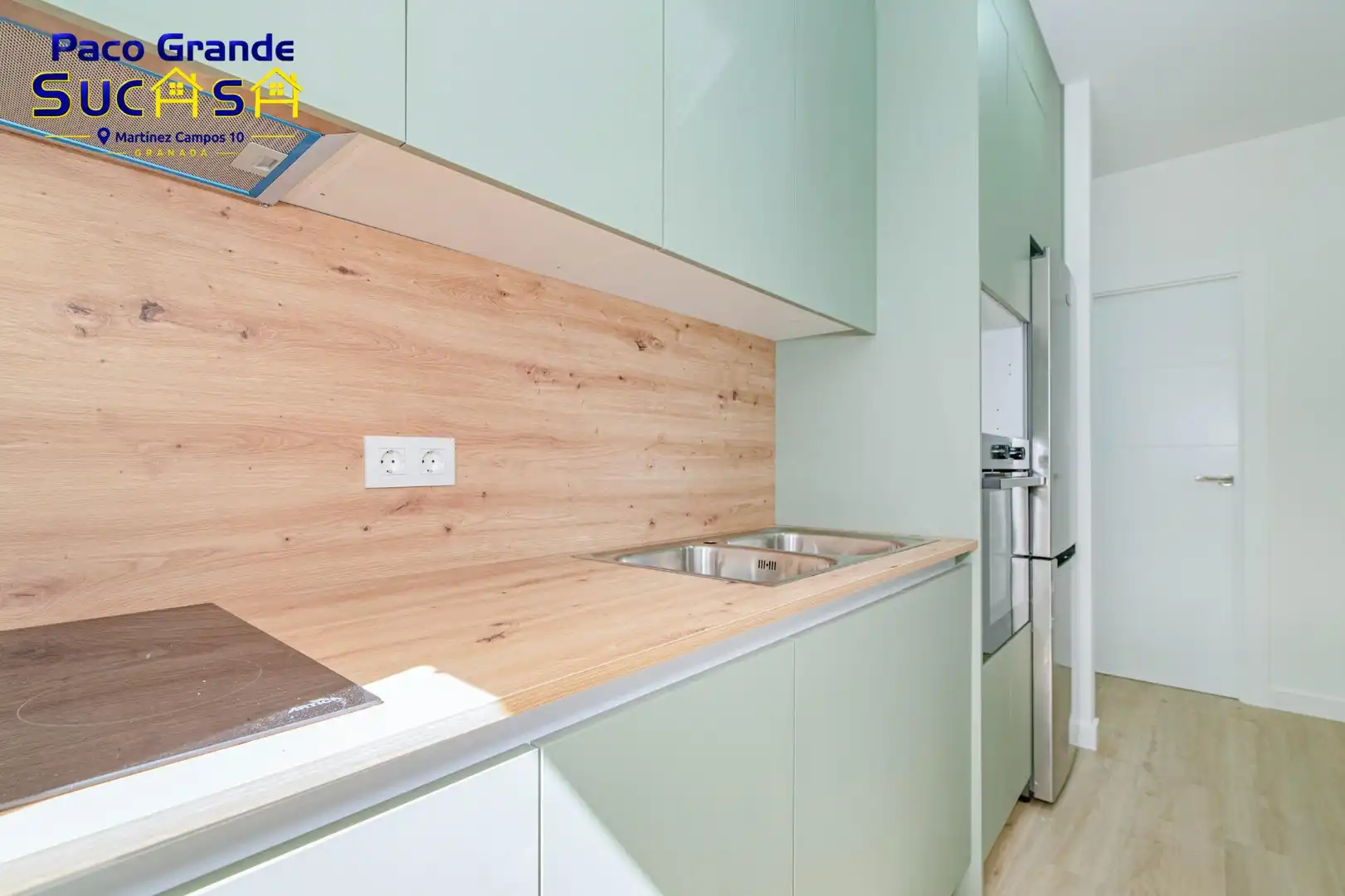 Cuina de Pis en venda en Granada amb Terrassa i Moblat