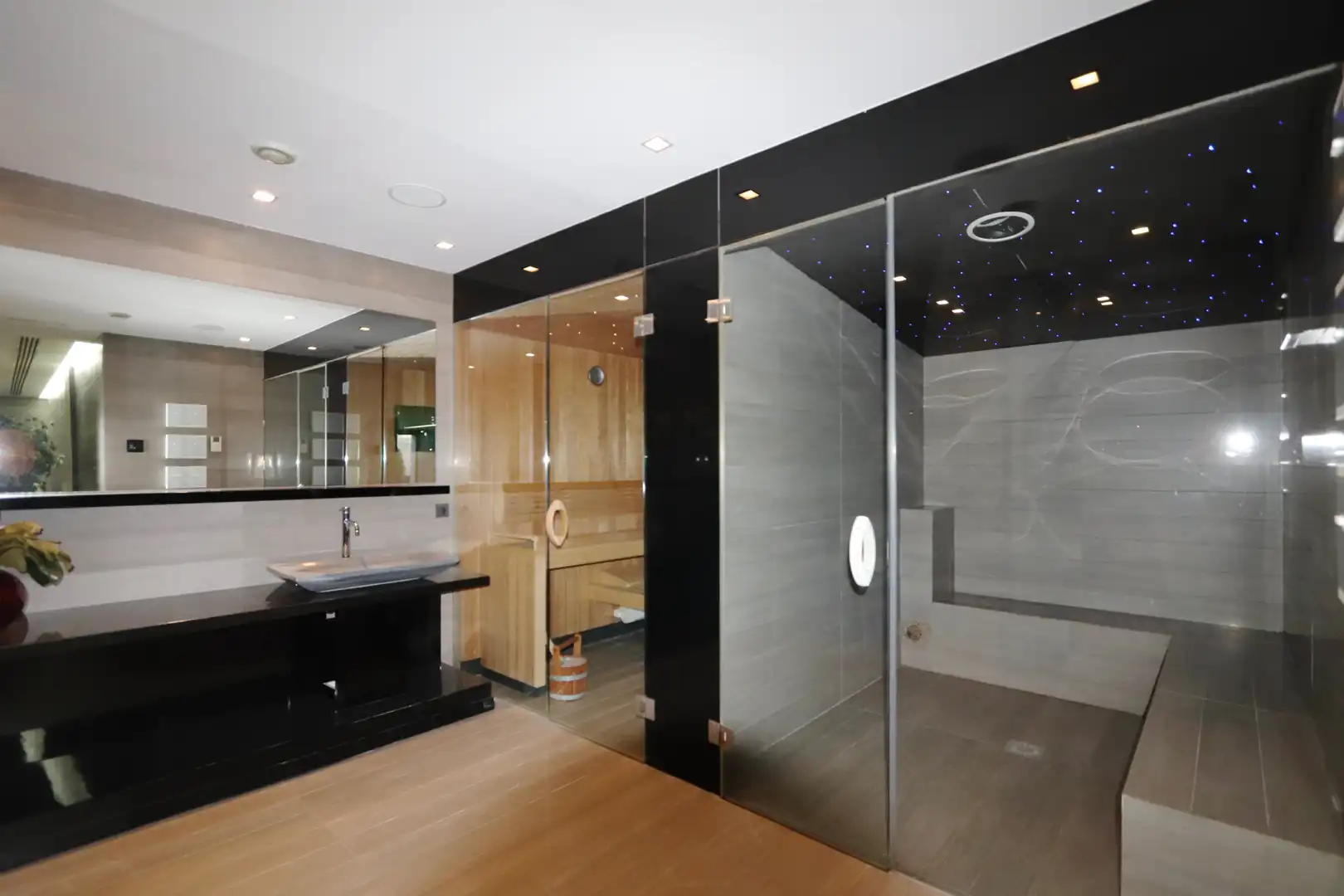 Bathroom of Houses for rent in Pozuelo de Alarcón  with Air Conditioner, Heating and Private garden