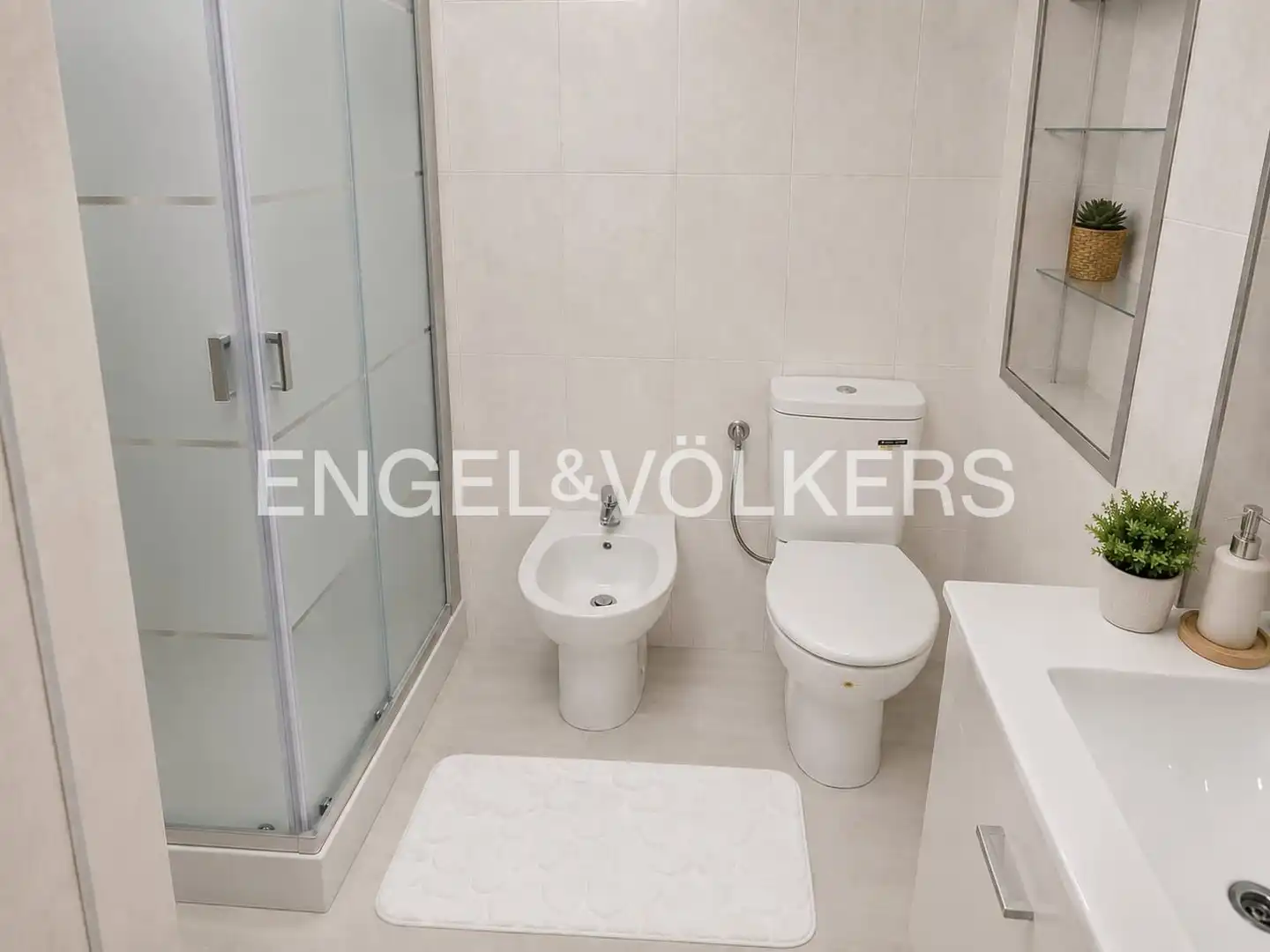 Baño de Piso en venta en Valencia con Aire acondicionado y Calefacción