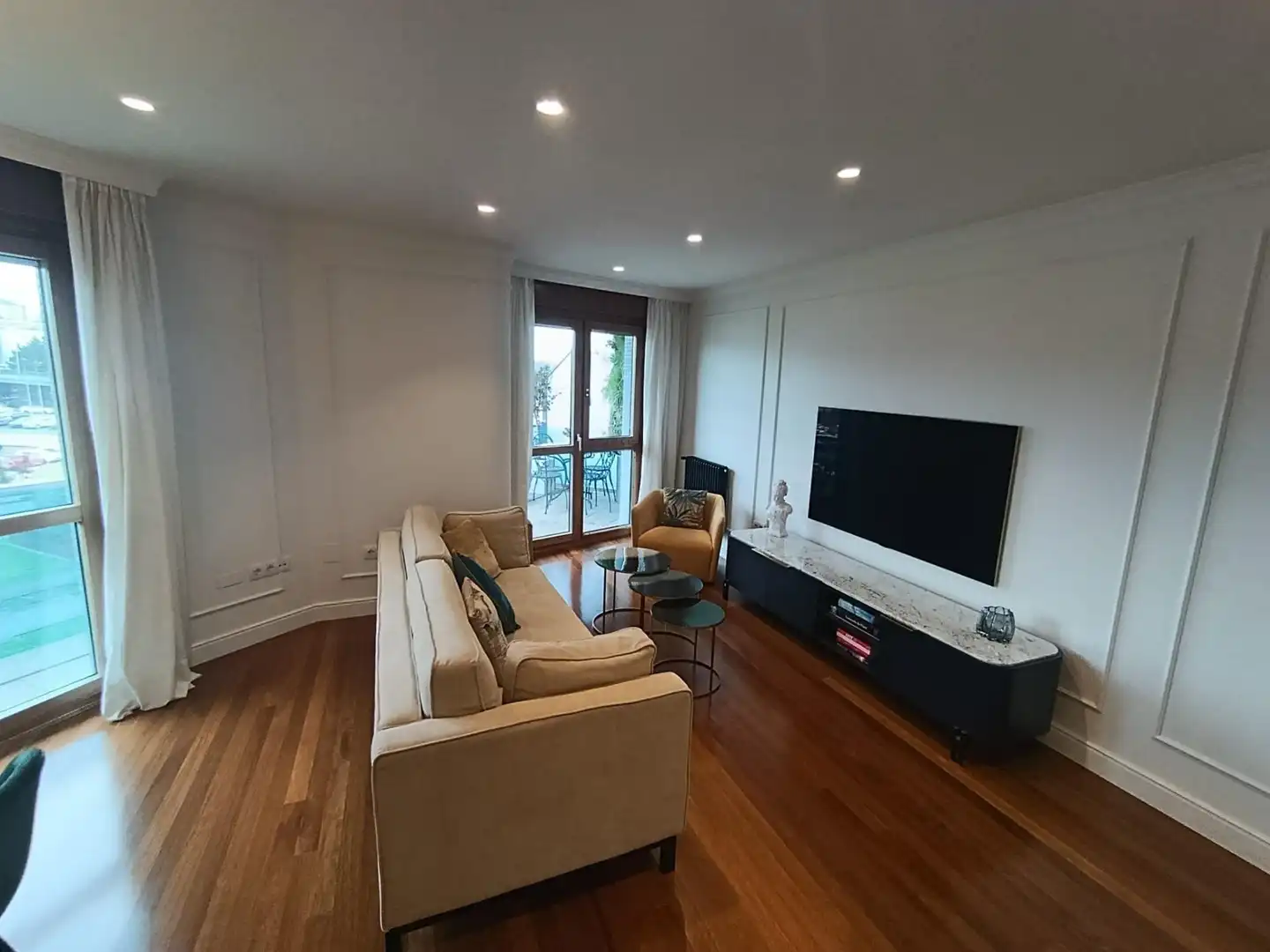 Sala d'estar de Pis en venda en Gijón  amb Calefacció, Terrassa i Traster
