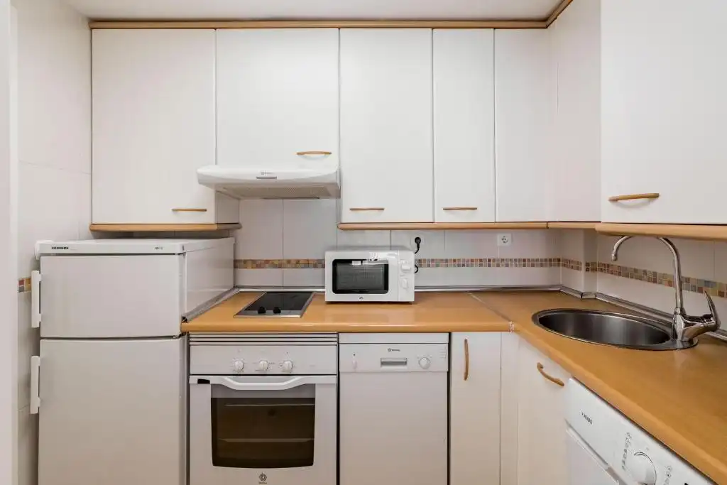 Cuina de Apartament en venda en Madrid amb Aire condicionat i Moblat