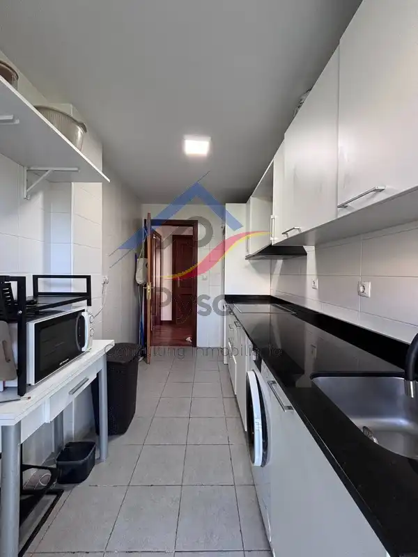 Cocina de Piso de alquiler en Miengo con Calefacción, Jardín privado y Amueblado