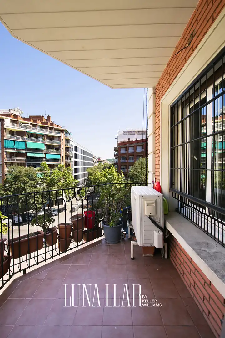 Flat with terrace for sale in Barcelona - Carrer CALABRIA, imagen 4