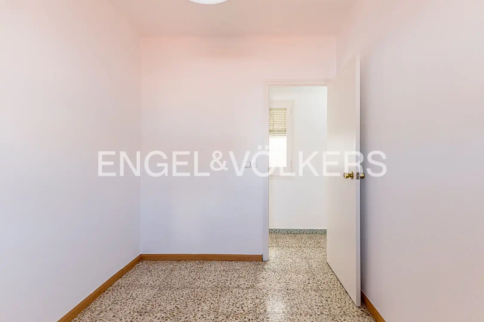 Piso en venta en Sant Boi de Llobregat con Calefacción, Terraza y Balcón