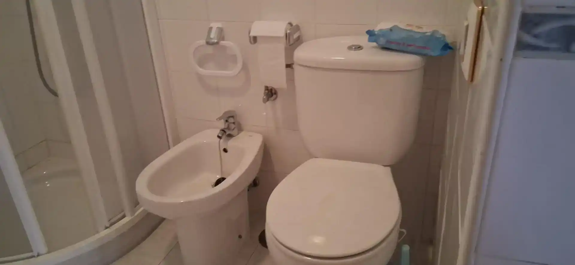 Bany de Casa adosada en venda en El Real de la Jara amb Aire condicionat, Jardí privat i Traster