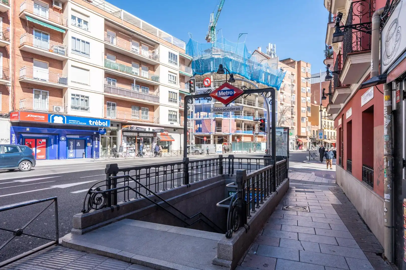 Vista exterior de Piso en venta en Madrid con Calefacción