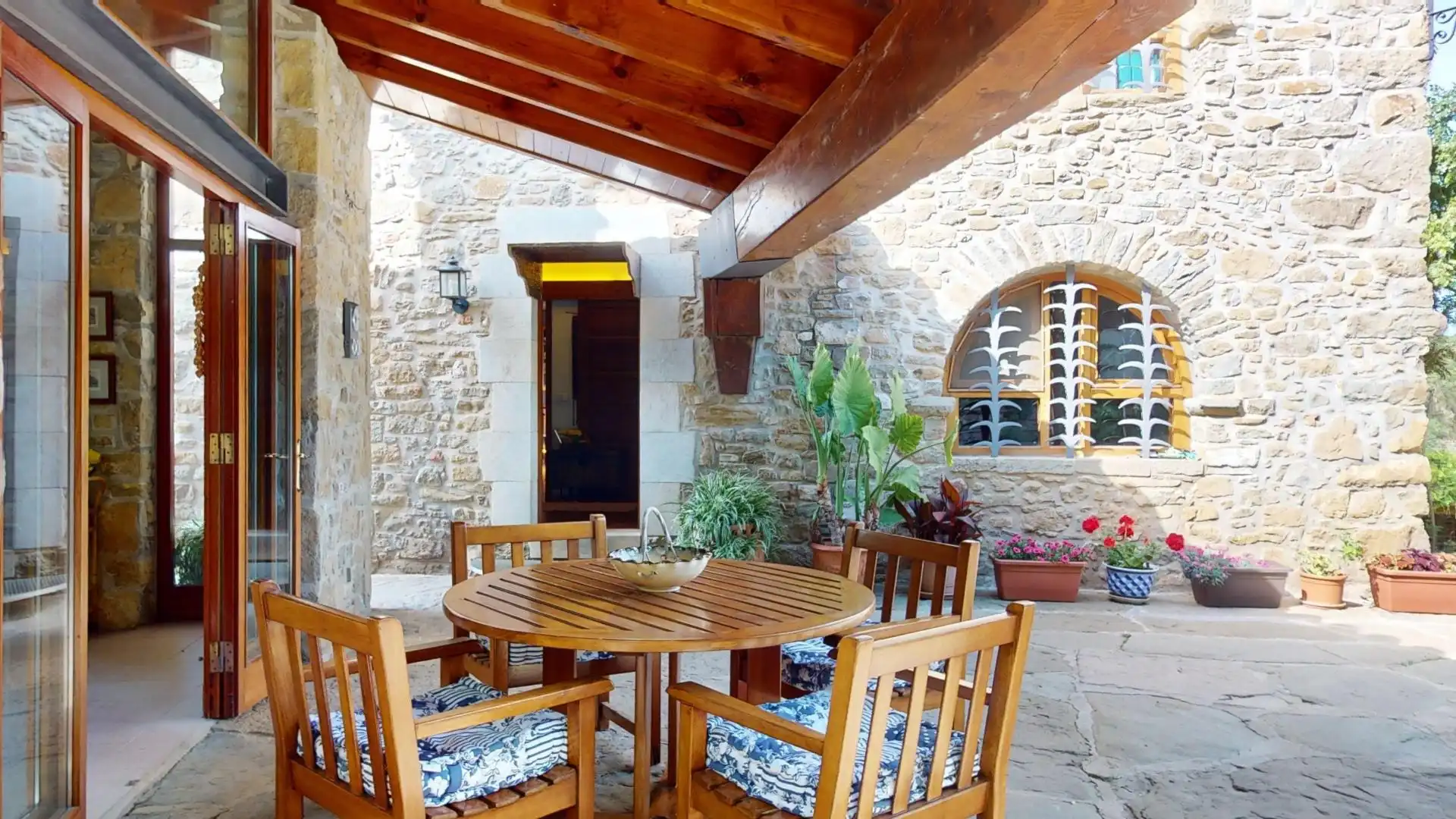 Country homes for sale in Palol de Revardit