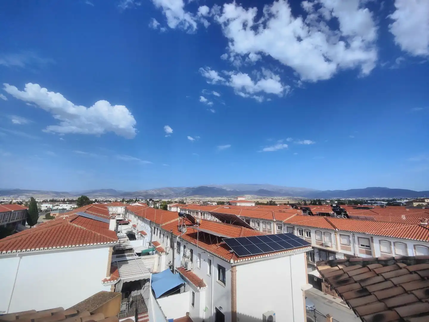 Außenansicht von Dachboden zum Verkauf in Las Gabias mit Heizung und Terrasse