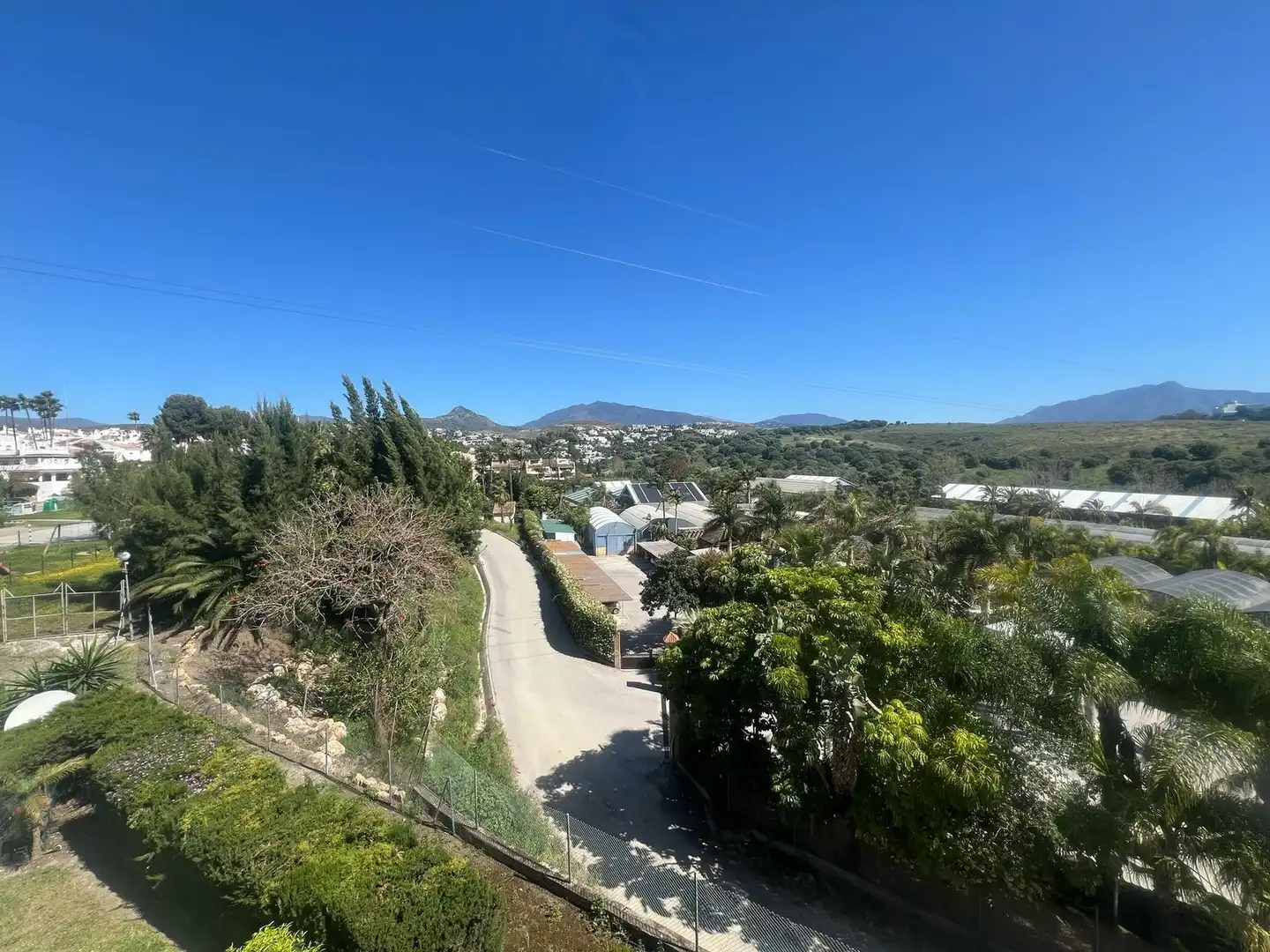 Außenansicht von Maisonette zum Verkauf in Estepona mit Klimaanlage, Terrasse und Abstellraum