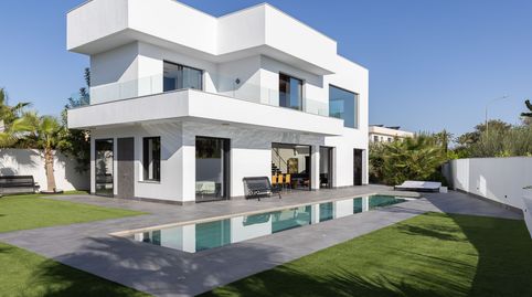 Casa de lujo en Caporchanes, tu hogar exclusivo en la costa