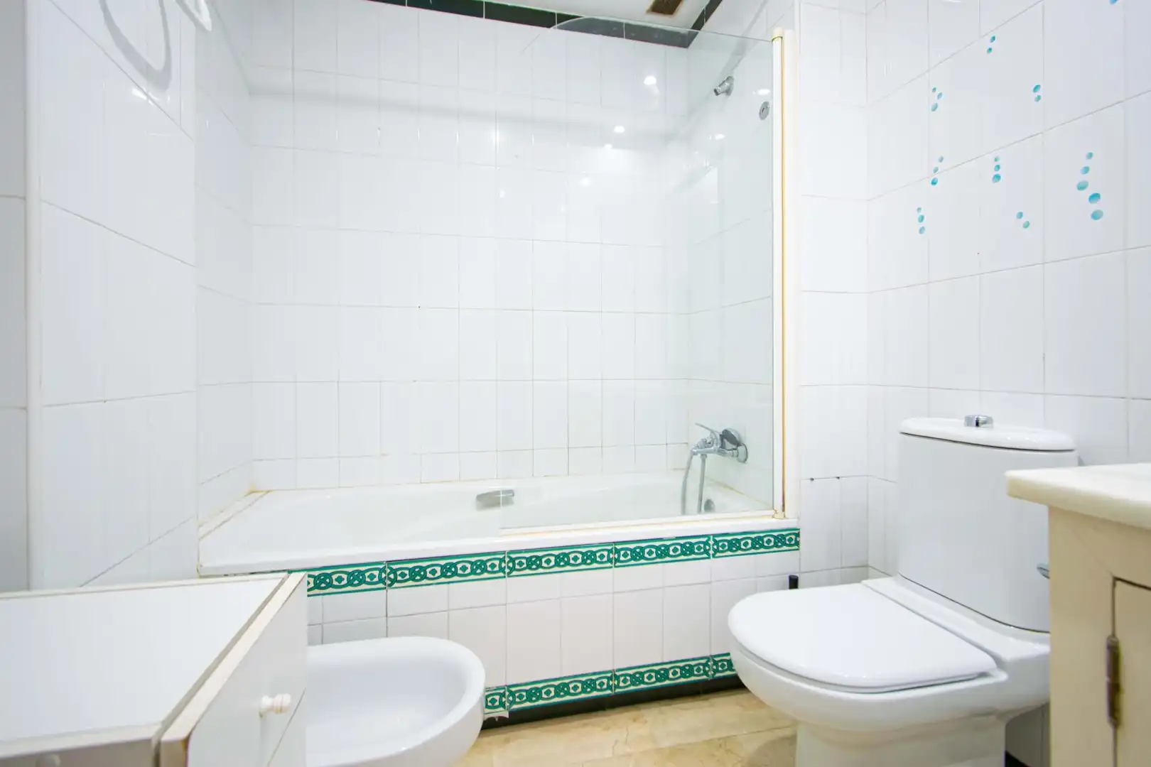 Baño de Apartamento en venta en Sevilla con Aire acondicionado, Calefacción y Amueblado