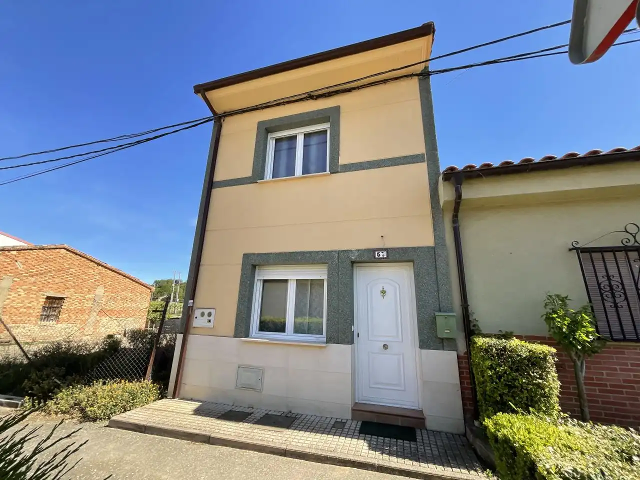 Detached homes for sale in Calle Eras, Tormantos