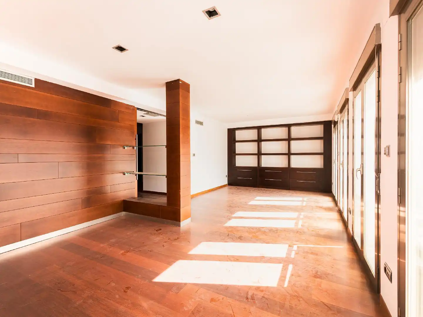 Sala de estar de Dúplex en venta en Villanueva de la Serena con Aire acondicionado, Parquet y Terraza