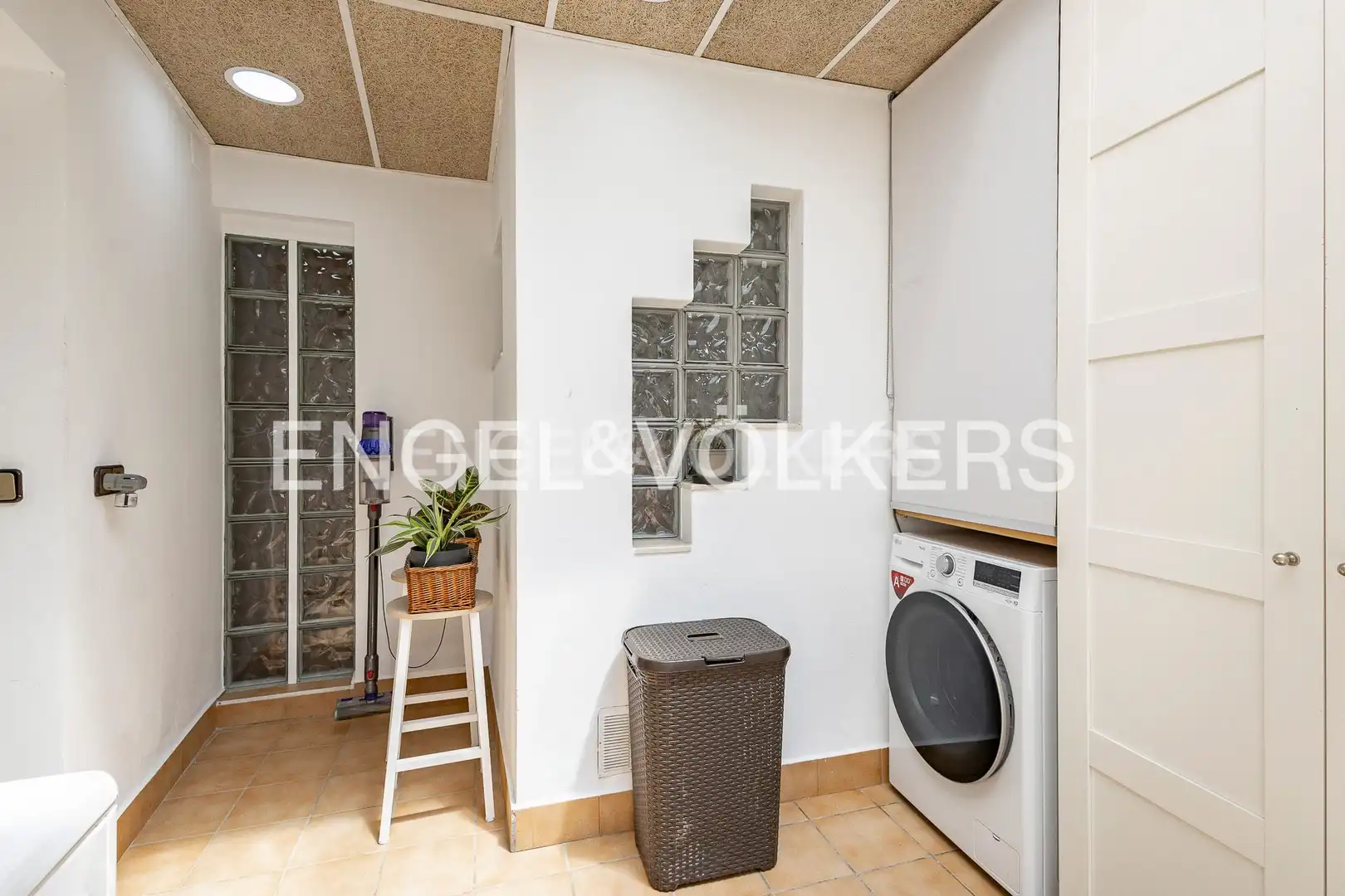 Wohnung zur Miete in Esplugues de Llobregat mit Klimaanlage, Heizung und Parkett