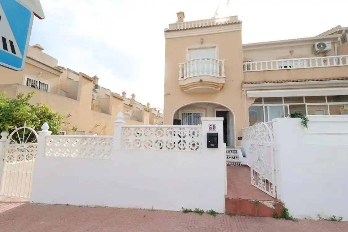 Vista exterior de Dúplex en venta en Rojales con Terraza, Piscina y Amueblado