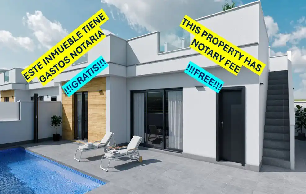 Detached house with pool for sale in Roldán