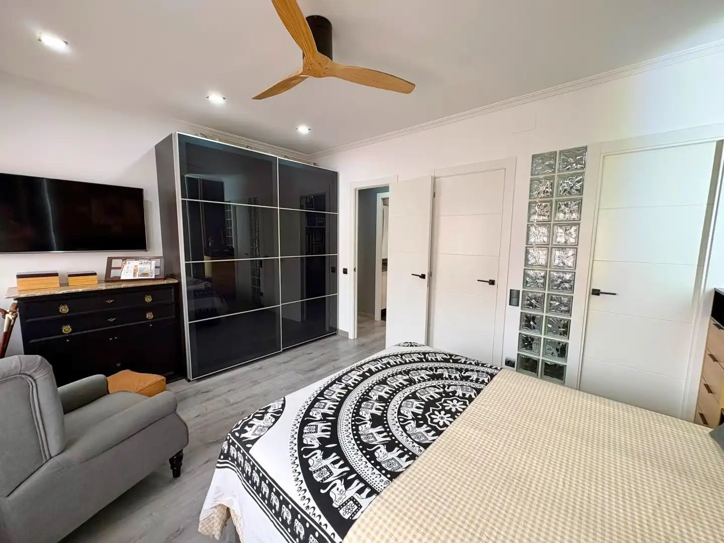 Habitación de Piso en venta en Barcelona con Aire acondicionado, Parquet y Balcón