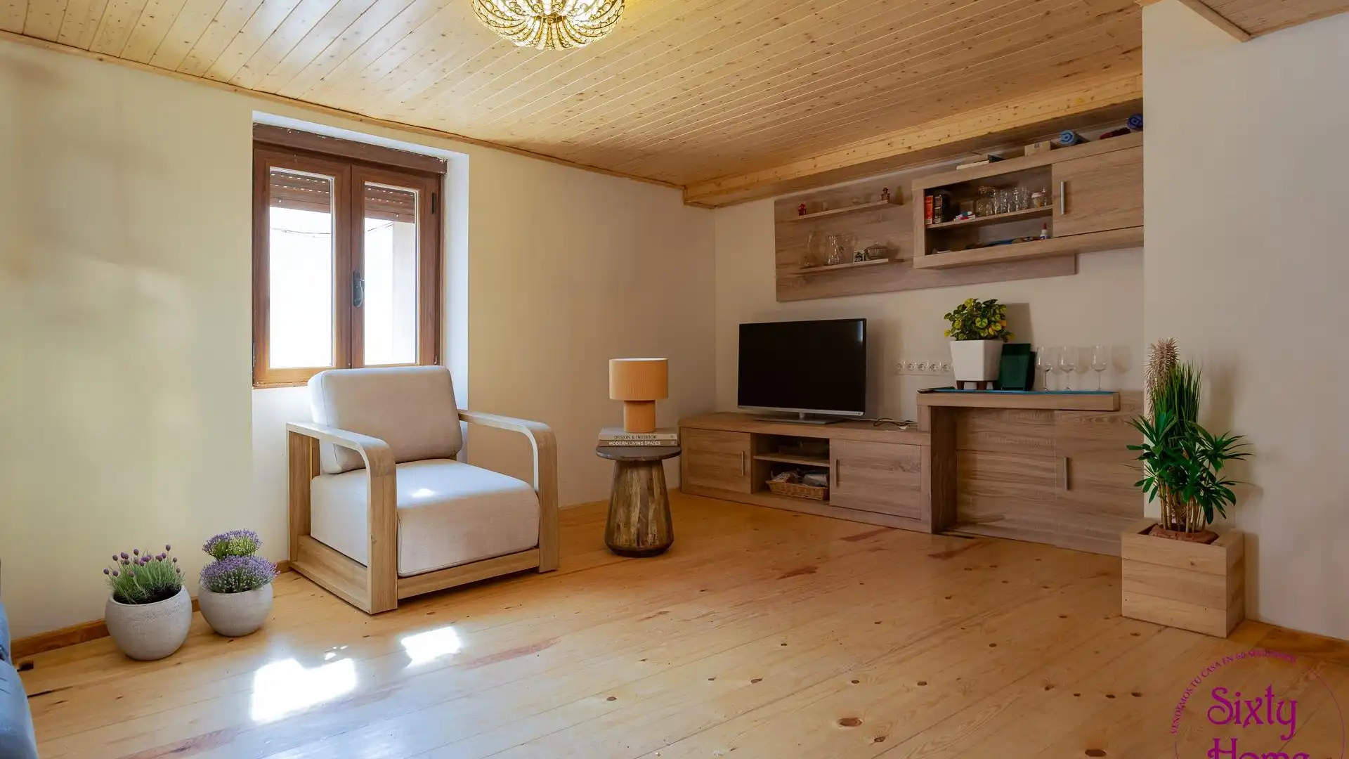 Living room of Houses for sale in Jaca  with Parquet flooring and Balcony